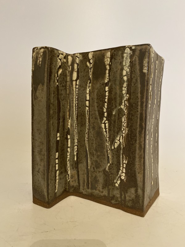 Z-shaped rectangular ceramic ikebana vase by Ping Wei