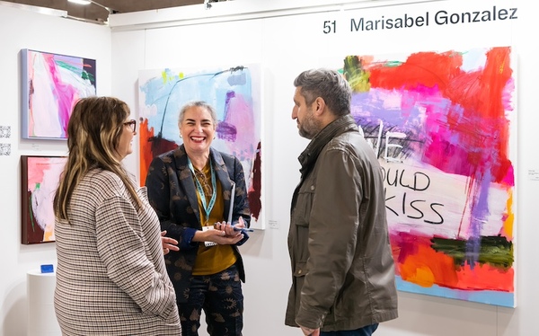 How Art Galleries Stay Organized, Sell More & Stress Less