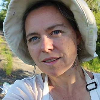 Picture of artist Poppy Balser